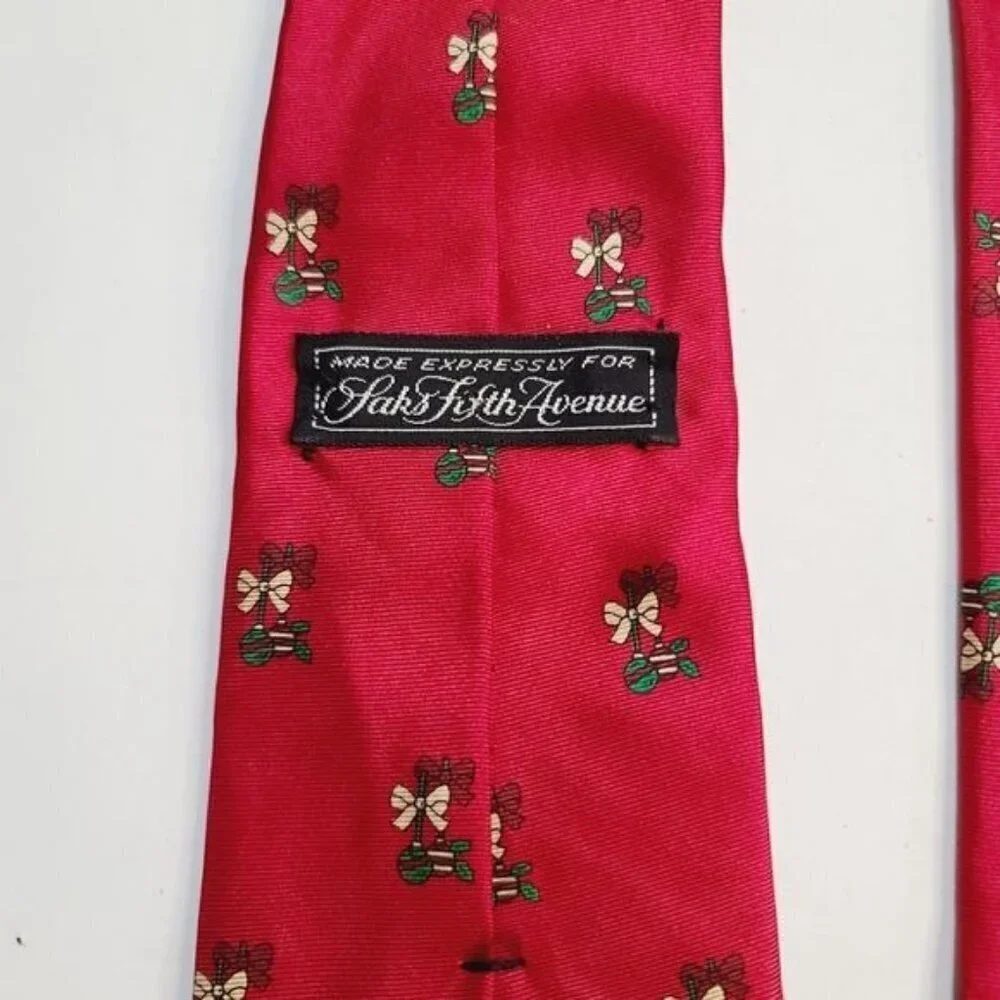 Vintage Saks Fifth Avenue Silk Red Novelty Christmas Print Neck Tie